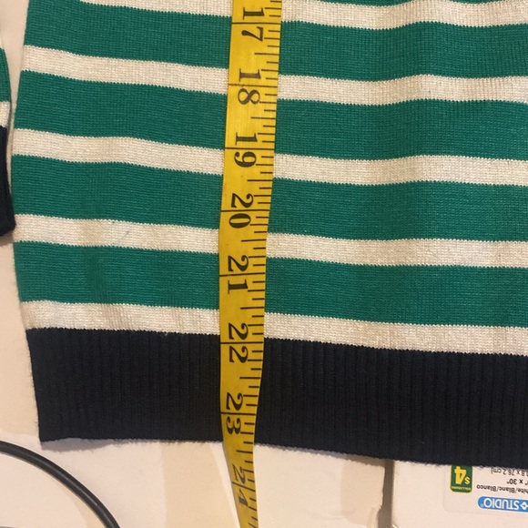 Debbie Morgan cardigan EUC light weight green and cream stripes, black cuffs - Picture 4 of 6